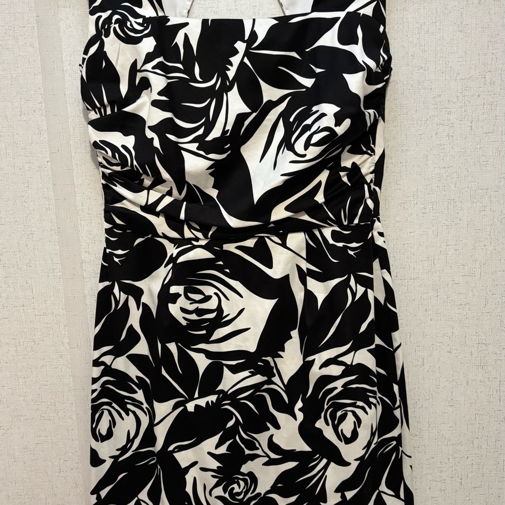 White House Black Market Floral Dress Size 4 Black White Sheath Keyhole Back
